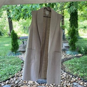 Long cream colored vest 5.24